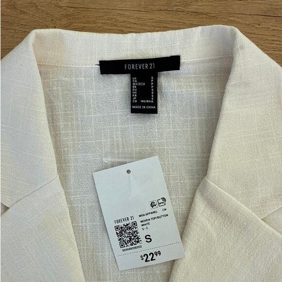 Forever 21 - Boxy Semi Cropped Short Sleeve Blazer in Cream - Picture 2 of 3